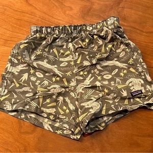 Patagonia alligator Baggies shorts 3t